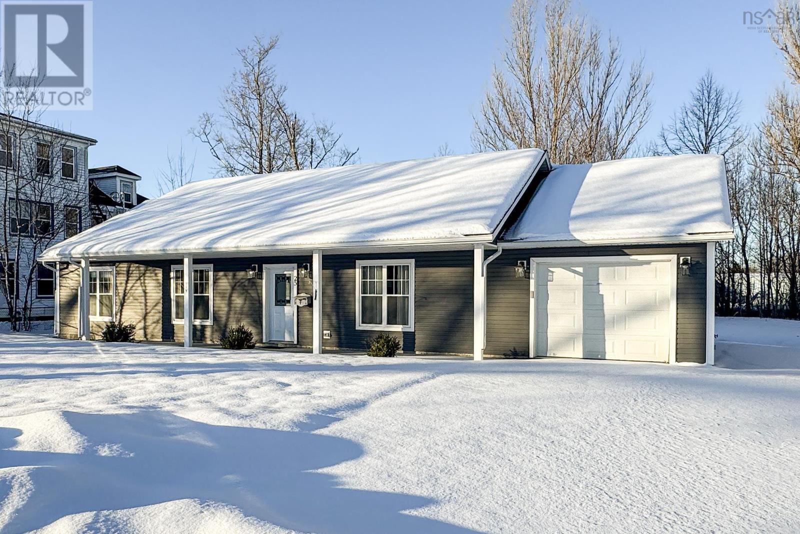 25 Gates Avenue, Middleton, Nova Scotia