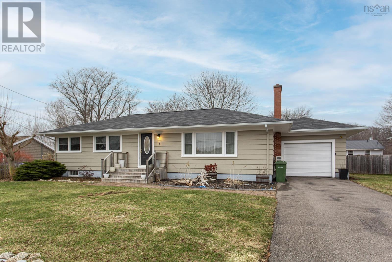 5 Acadia Street, Middleton, Nova Scotia